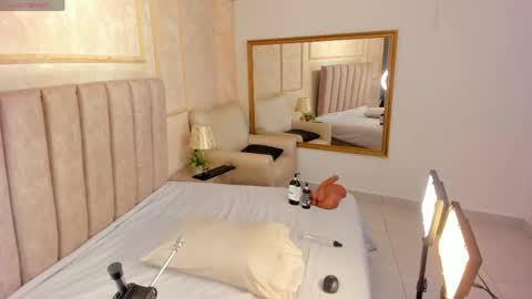 Katerine online show from May 2026 03:57:02 AM