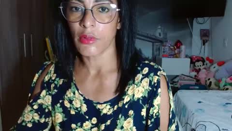 Snapshot of kattleyagray chatting on December 2024 01:05:01 AM KattleyaGrey online show from December 2024 01:05:01 AM