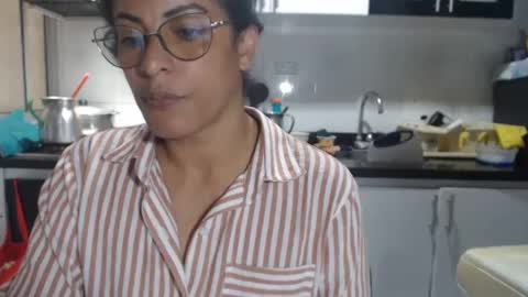 Snapshot of kattleyagray chatting on September 2025 02:33:01 PM KattleyaGrey online show from September 2025 02:33:01 PM