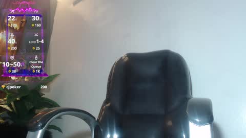 Snapshot of katty_findom_ chatting on December 2024 04:31:01 PM katty online show from December 2024 04:31:01 PM