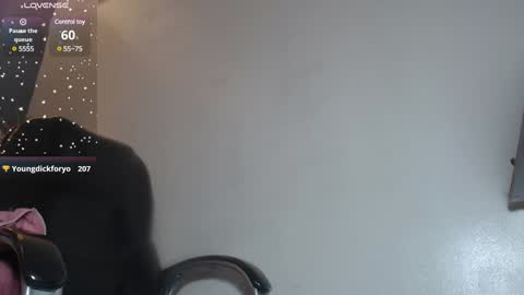 Snapshot of katty_findom_ chatting on January 2025 03:41:01 PM katty online show from January 2025 03:41:01 PM
