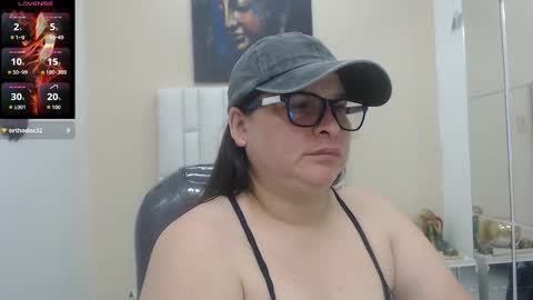 Snapshot of katty_findom_ chatting on September 2025 12:51:01 PM katty online show from September 2025 12:51:01 PM