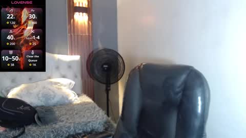 Snapshot of katty_findom_ chatting on October 2025 12:39:02 PM katty online show from October 2025 12:39:02 PM