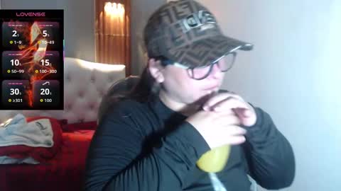 Snapshot of katty_findom_ chatting on November 2025 12:47:01 PM katty online show from November 2025 12:47:01 PM