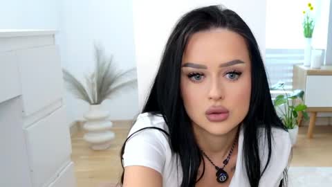Katty Perry online show from May 2026 02:11:01 PM