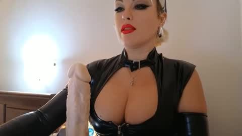 KatuhaX online show from October 2025 10:52:01 PM