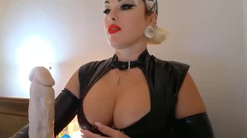 KatuhaX online show from October 2025 09:47:02 PM