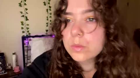 Princesse Kat  online show from December 2025 09:54:01 PM