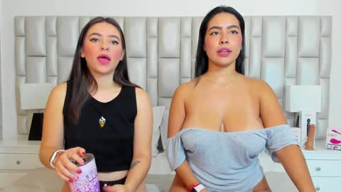 Snapshot of katy_and_paola chatting on December 2024 02:10:01 PM katy blonde girl and paola big boobs online show from December 2024 02:10:01 PM