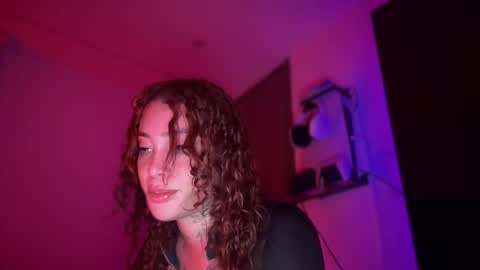 Snapshot of katy_monrroy chatting on October 2025 12:19:01 AM Emily online show from October 2025 12:19:01 AM