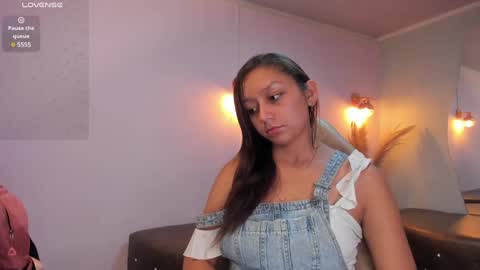 Snapshot of katy_sweet19 chatting on January 2025 03:26:01 PM Katy online show from January 2025 03:26:01 PM