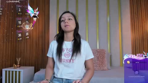 Snapshot of katy_sweet19 chatting on January 2025 02:03:02 PM Katy online show from January 2025 02:03:02 PM