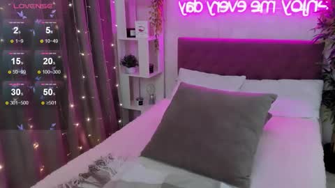 Snapshot of katyaneilson chatting on November 2025 05:13:02 AM Kate online show from November 2025 05:13:02 AM