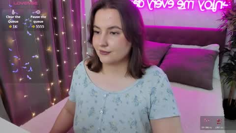 Snapshot of katyaneilson chatting on December 2025 06:44:02 AM Kate online show from December 2025 06:44:02 AM