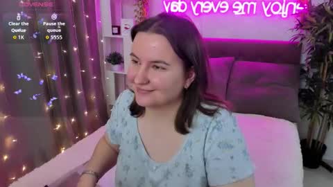 Snapshot of katyaneilson chatting on December 2025 05:13:01 AM Kate online show from December 2025 05:13:01 AM