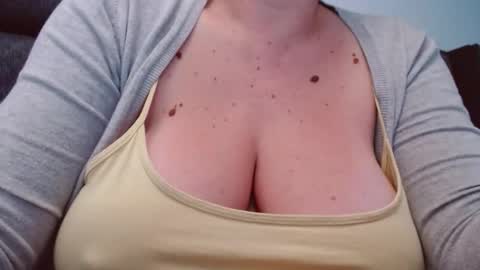 Snapshot of katynextdoor chatting on October 2025 05:24:01 AM Katy online show from October 2025 05:24:01 AM