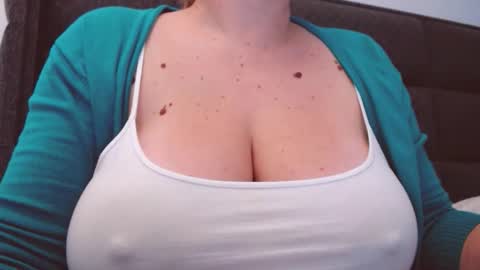 Snapshot of katynextdoor chatting on October 2025 06:58:02 AM Katy online show from October 2025 06:58:02 AM