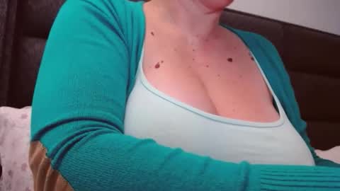 Snapshot of katynextdoor chatting on October 2025 05:08:02 AM Katy online show from October 2025 05:08:02 AM