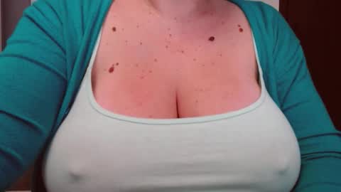 Snapshot of katynextdoor chatting on November 2025 02:33:01 AM Katy online show from November 2025 02:33:01 AM