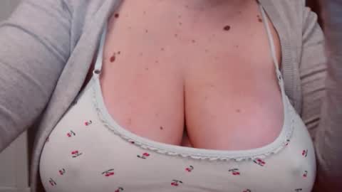 Snapshot of katynextdoor chatting on November 2025 02:11:02 AM Katy online show from November 2025 02:11:02 AM