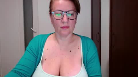 Katy online show from November 2025 03:45:02 AM