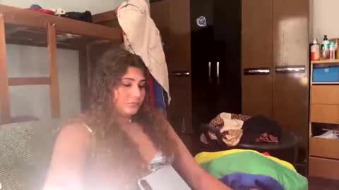 kaumartinez online show from December 2025 06:26:01 PM