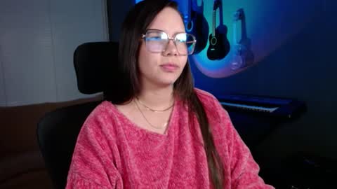 Snapshot of kay_avrill chatting on November 2025 04:33:02 AM Kay online show from November 2025 04:33:02 AM