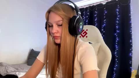 Snapshot of kayceefroehner chatting on February 2026 05:39:02 AM Amia online show from February 2026 05:39:02 AM