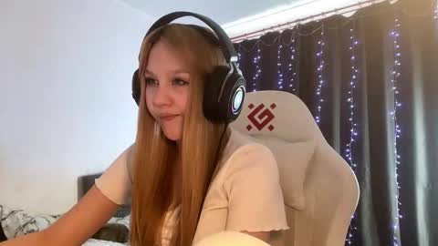 Snapshot of kayceefroehner chatting on March 2026 05:35:02 AM Amia online show from March 2026 05:35:02 AM