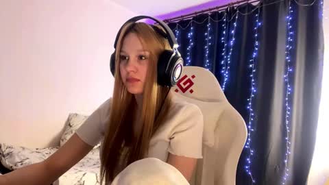 Snapshot of kayceefroehner chatting on March 2026 05:29:01 PM Amia online show from March 2026 05:29:01 PM