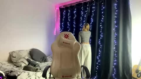 Snapshot of kayceefroehner chatting on March 2026 05:52:01 PM Amia online show from March 2026 05:52:01 PM