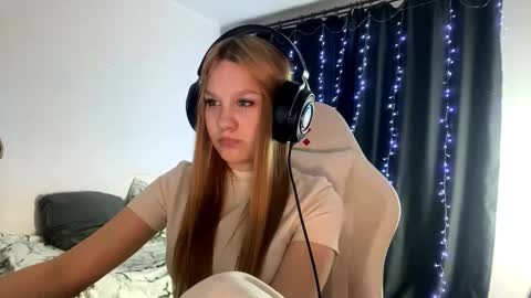 Snapshot of kayceefroehner chatting on March 2026 05:41:02 PM Amia online show from March 2026 05:41:02 PM