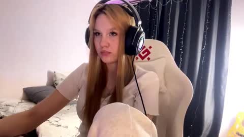 Snapshot of kayceefroehner chatting on March 2026 05:29:01 PM Amia online show from March 2026 05:29:01 PM