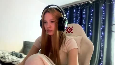 Snapshot of kayceefroehner chatting on March 2026 05:41:02 PM Amia online show from March 2026 05:41:02 PM