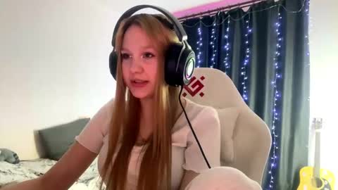 Snapshot of kayceefroehner chatting on March 2026 05:56:01 PM Amia online show from March 2026 05:56:01 PM