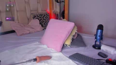 Kayla online show from June 2026 04:11:01 AM