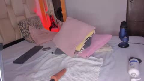 Kayla online show from June 2026 02:25:05 AM