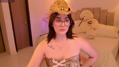 Kayla  online show from June 2026 10:45:01 PM