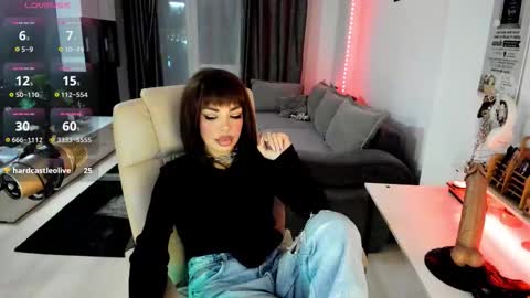 kaylee online show from November 2025 03:49:01 PM