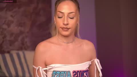 Snapshot of kayleeflynn chatting on February 2025 09:04:02 AM Kayleeflynn online show from February 2025 09:04:02 AM