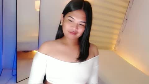 Y O U R        F U T U R E       K A Y L E E  online show from February 2025 04:46:02 AM