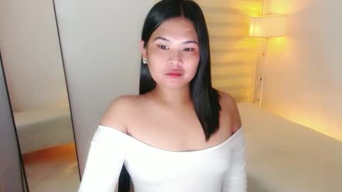 Y O U R        F U T U R E       K A Y L E E  online show from February 2025 01:33:01 PM