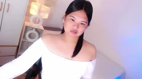 Y O U R        F U T U R E       K A Y L E E  online show from April 2026 05:17:01 PM