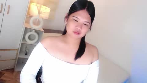 Y O U R        F U T U R E       K A Y L E E  online show from April 2026 05:05:02 PM