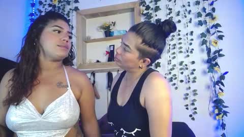 Snapshot of kaylie_and_dakota_ chatting on September 2025 02:02:02 AM kaylie and dakota online show from September 2025 02:02:02 AM