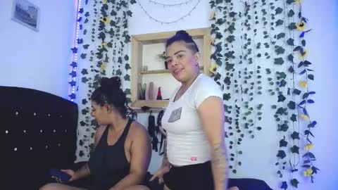 Snapshot of kaylie_and_dakota_ chatting on October 2025 02:07:01 PM kaylie and dakota online show from October 2025 02:07:01 PM