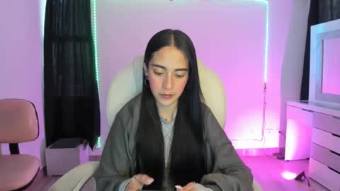 Snapshot of kaylie_xxx chatting on December 2024 10:24:02 PM kaylie online show from December 2024 10:24:02 PM