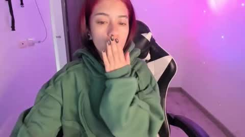 Snapshot of kaylie_xxx chatting on February 2026 11:32:01 AM kaylie online show from February 2026 11:32:01 AM