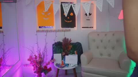 Kayra online show from October 2025 11:30:02 AM