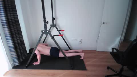 Snapshot of kaywolf89 chatting on November 2025 03:56:01 PM Neon online show from November 2025 03:56:01 PM